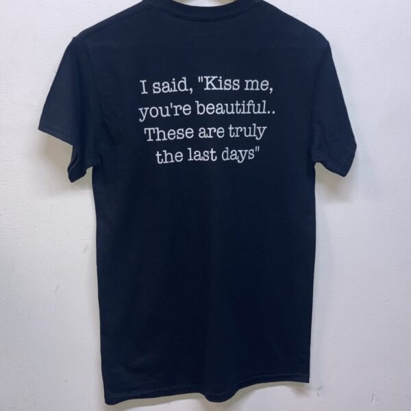 Avalanche T-Shirt - 'Kiss Me'